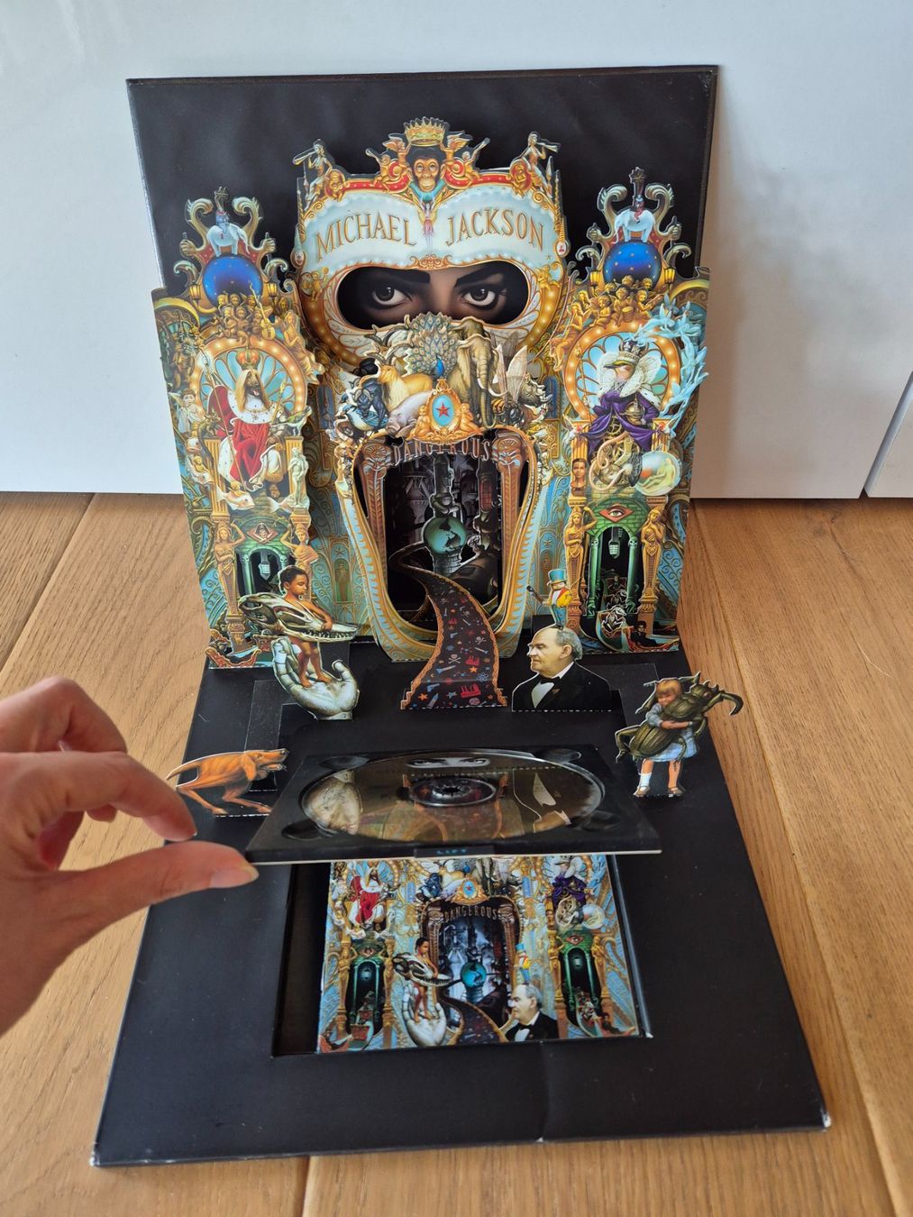 CD: Michael Jackson - Dangerous - édition limitée pop-up! – Usato da Savièse venduto da coeur88 7