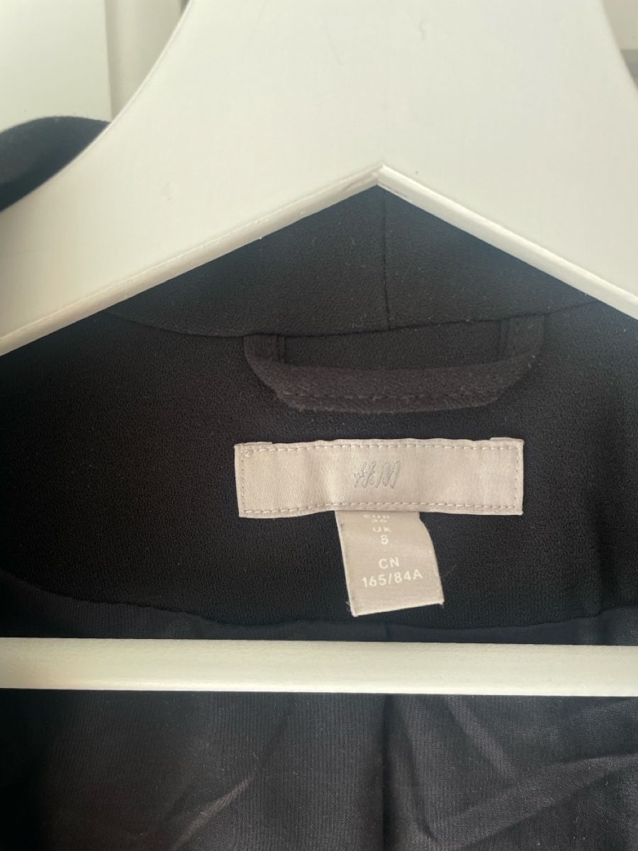 H&M Jacken: H&M Blazer, Grösse 36 - Top Zustand! – Gebraucht aus Sissach von nelimas 1