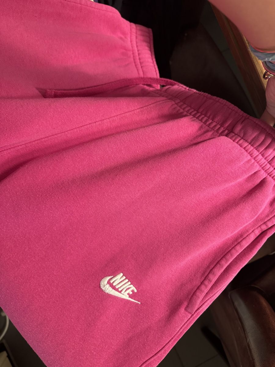 Nike Pantaloni: Nike Hose Trainerhose Sporthose  – Usato da Obfelden venduto da cesarina10 4