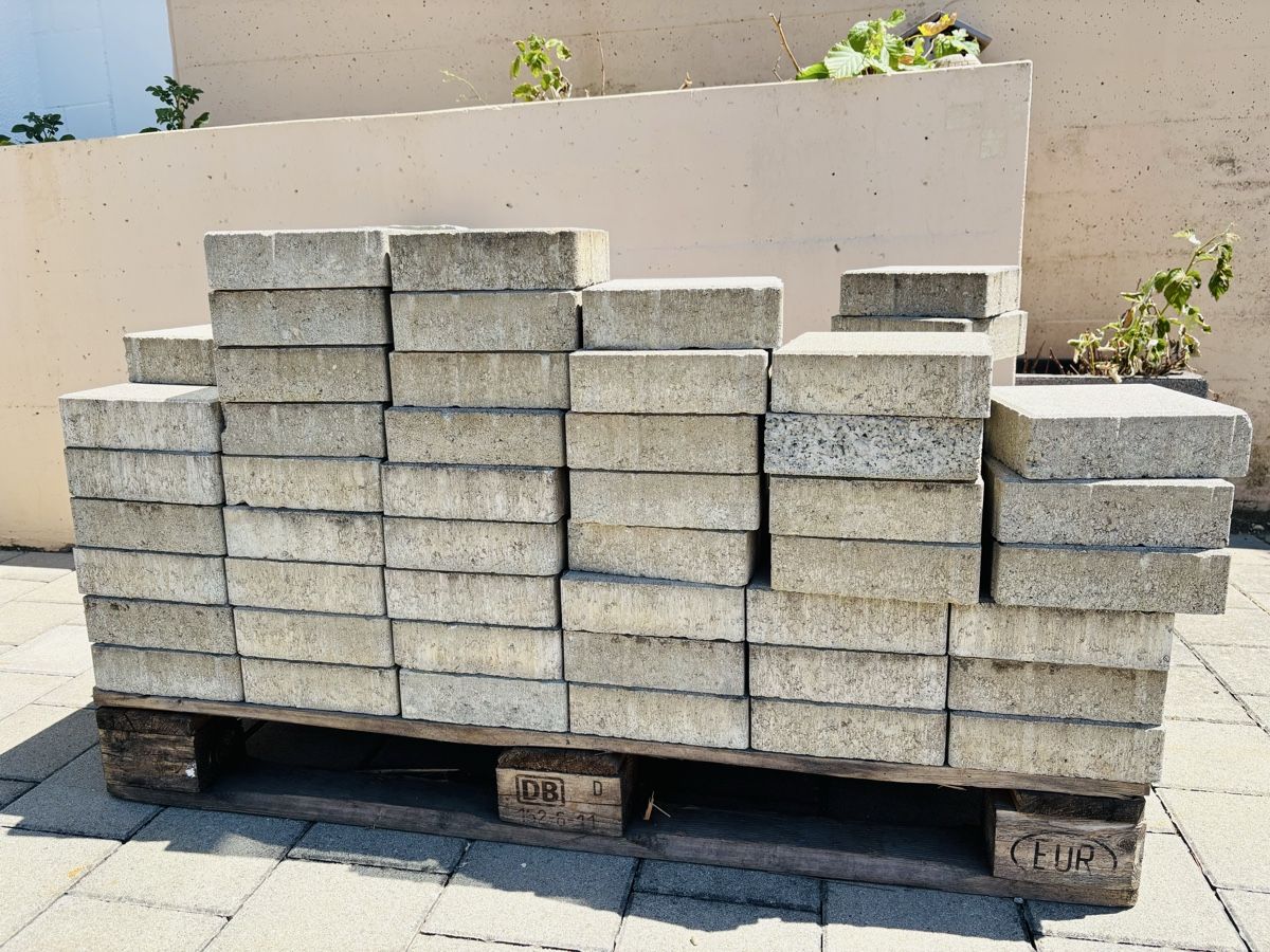 Rivestimenti per pavimenti: Pflastersteine, 130 Stück, 20x20x6cm – Usato da Ormalingen venduto da gacela 1