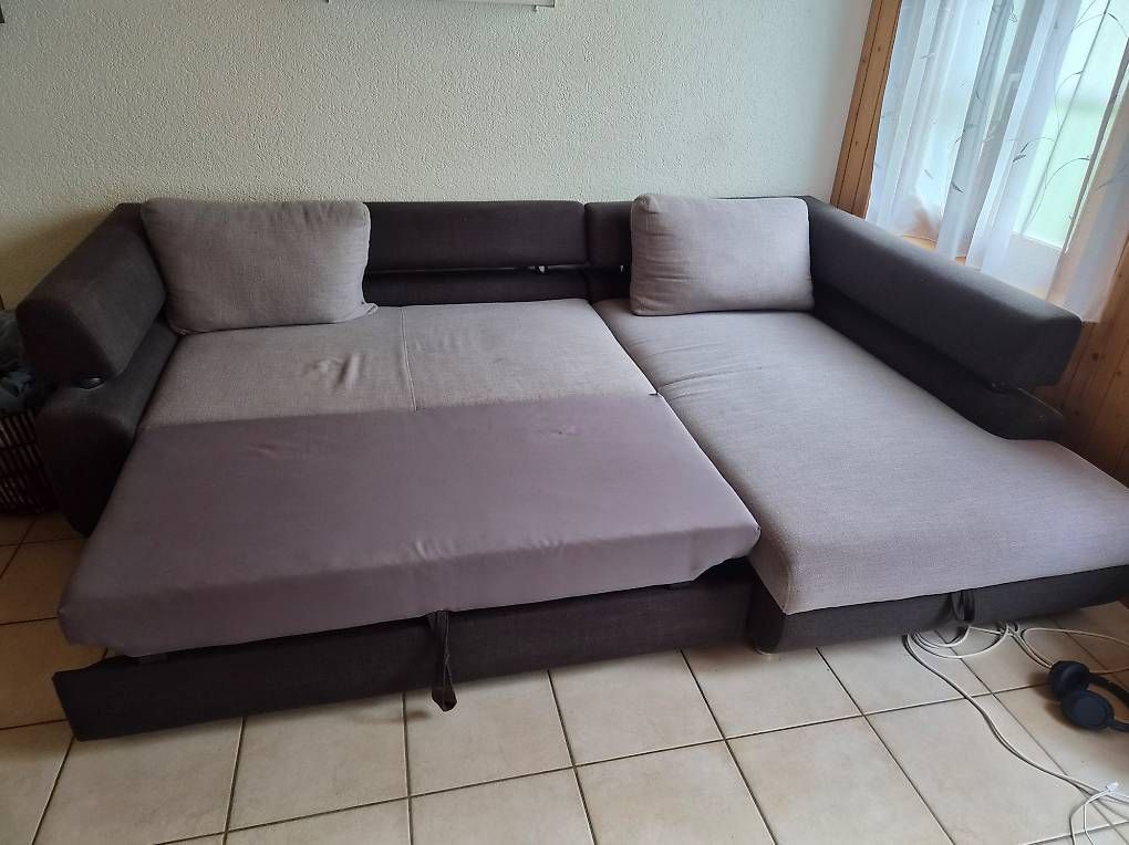Sofas: Ecksofa mit Bettfunktion – D'occasion à Uttigen par Vanessa1931 1