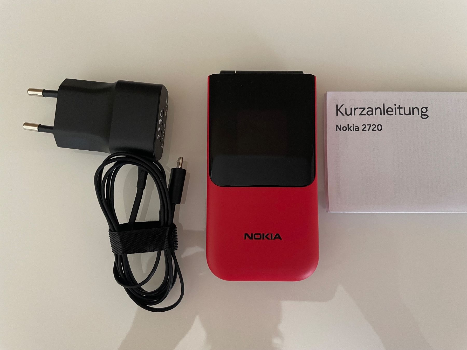 Nokia Handys / Smartphones: Nokia 2720 rot Klapphandy mit Ladekabel – Gebraucht aus Winterthur von moschtli20 3