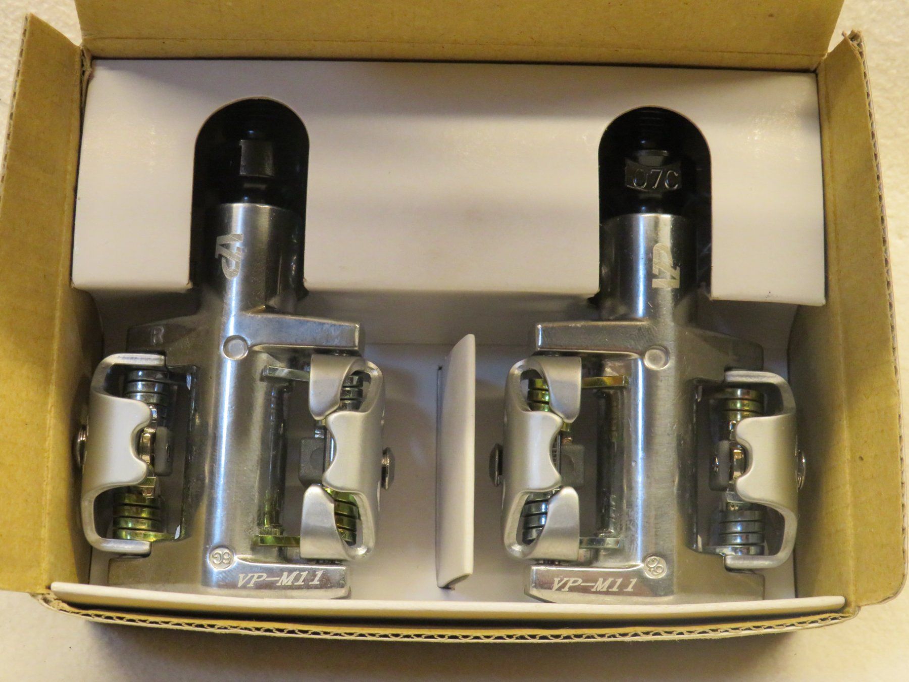 Ersatzteile: 3x VP -Components Clipless Pedals Compatible Alloy – Neu (gemäss Beschreibung) aus Elsau von MANWITHVAN 3