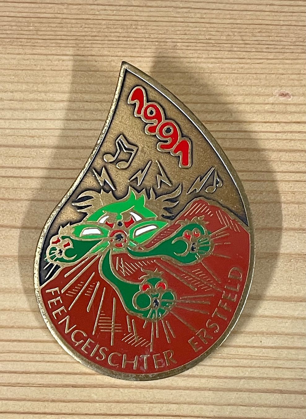 Plaketten & Abzeichen: Plakette Feengeischter Erstfeld 1991 – Gebraucht aus Luzern von mainwerk