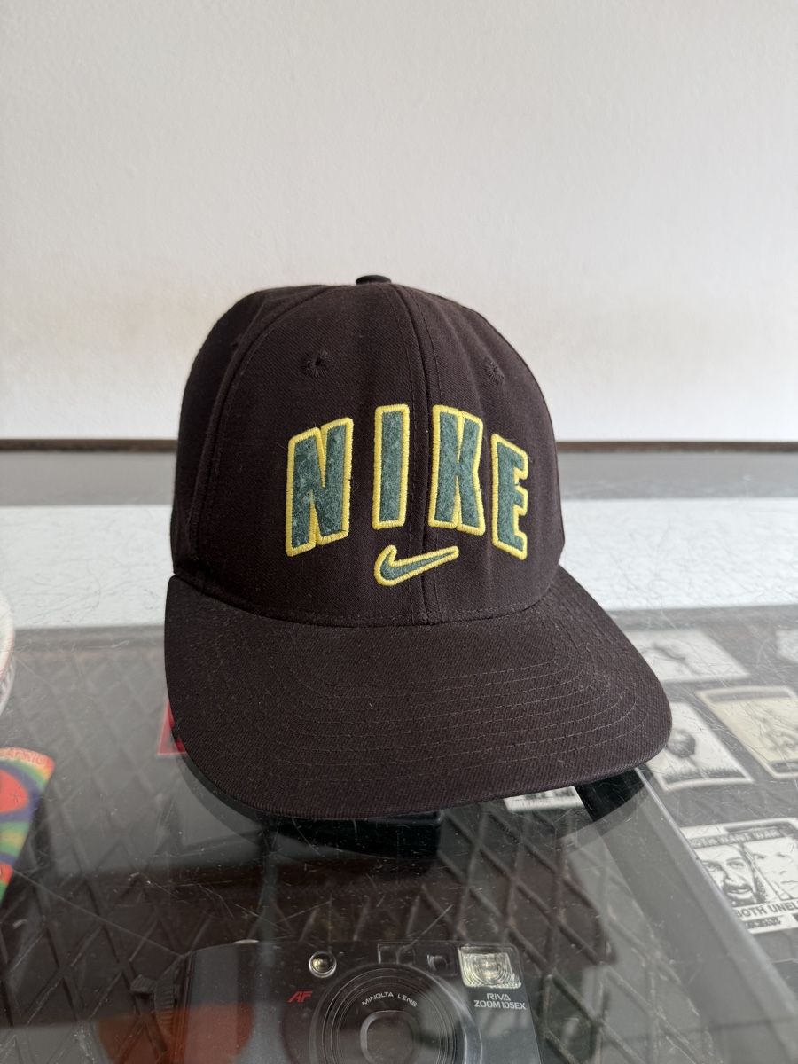 Nike Copricapi, berretti & cappellini: 90’s Vintage Nike Cap Hat – Usato da Lausanne venduto da user1020rnt