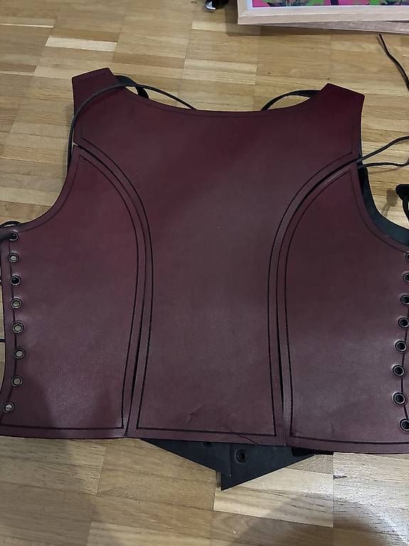 Kostüme: Leder Brustplatte – Gebraucht aus Zürich von Kedelm 2