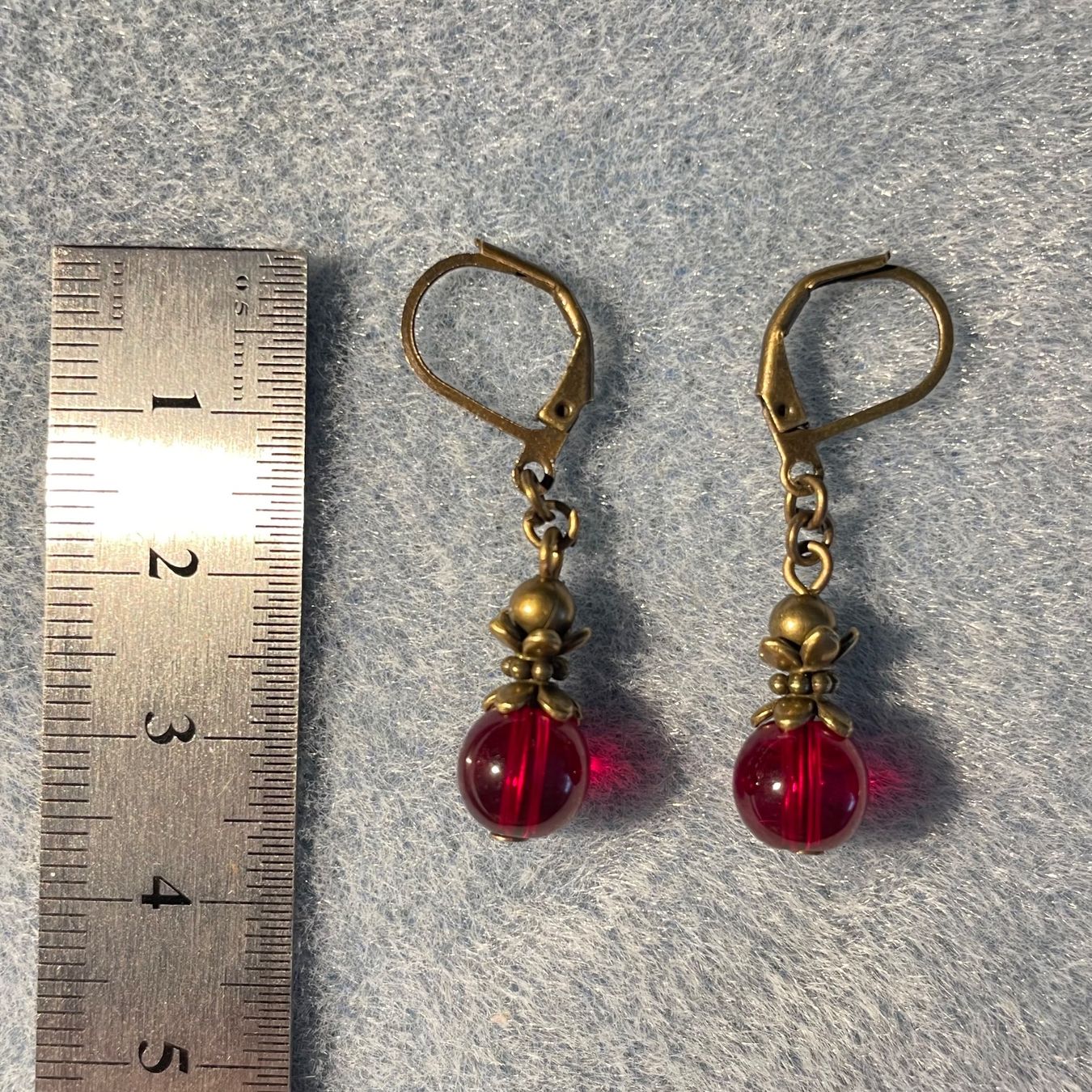 Orecchini pendenti & Orecchini a lobo: NEU: Ohrringe rote Glasperlen Messing Vintage Optik – Nuovo e nell'imballaggio originale da Bellach venduto da Dreamer2501 2
