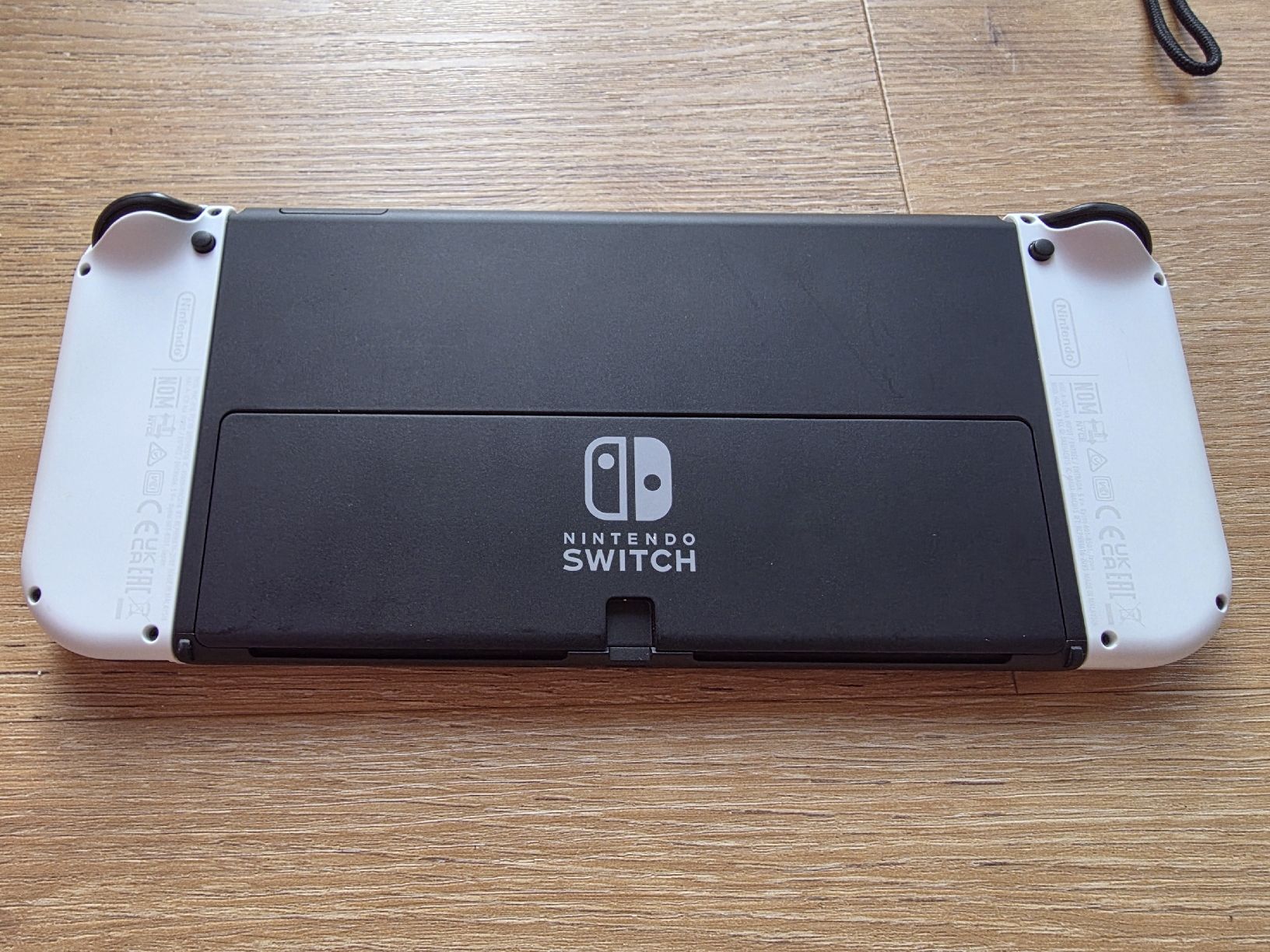 Nintendo Konsolen: Nintendo Switch OLED mit Zubehör – Gebraucht aus Dällikon von Tim7D 3