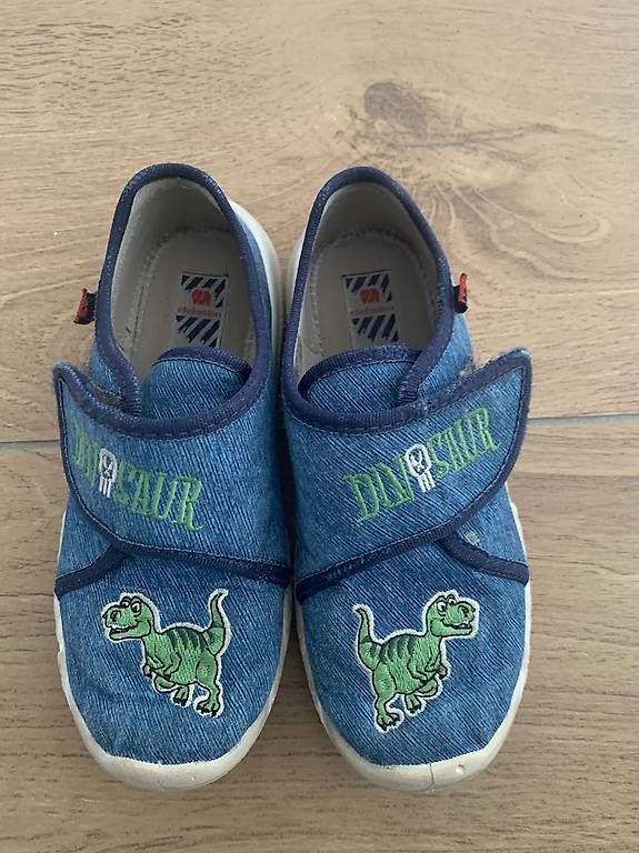 Scarpe per ragazzi: Hausschuhe – Usato da Basel venduto da Frani010