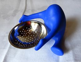 Alessi Teesieb  "Te O"  von Stefano Piarovano sehr gut