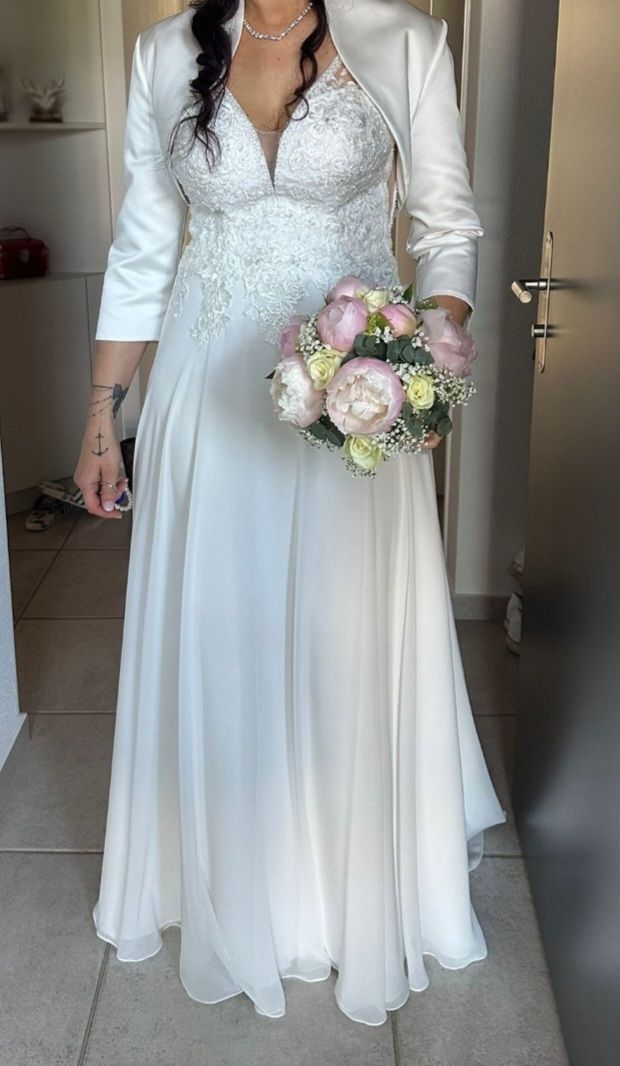 Robes: Hochzeitskleid – D'occasion à Safenwil par Nickelback90 4