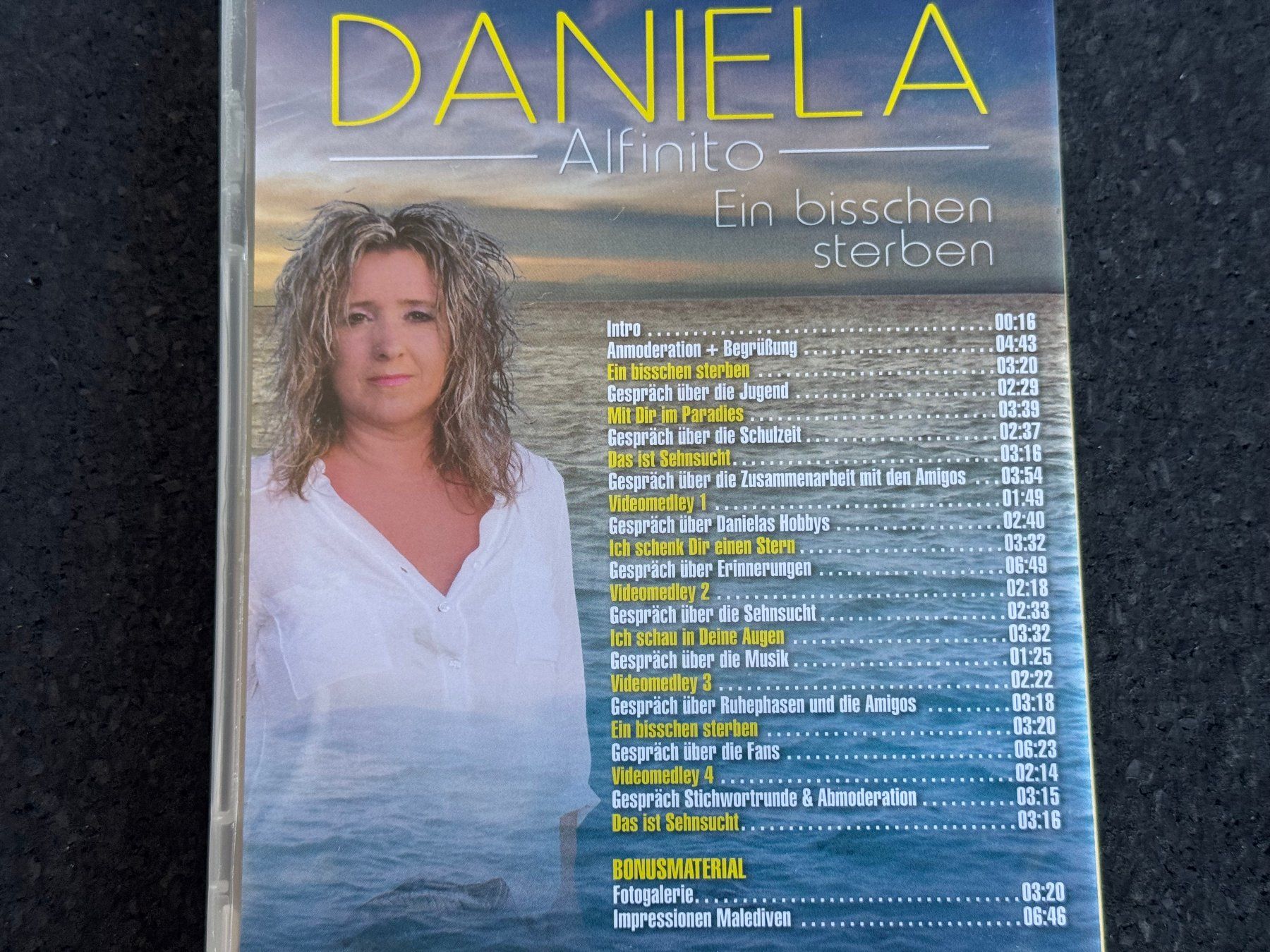 Alle DVDs: DANIELA Alfinito Schlager DVD "Ein bisschen sterben" – Gebraucht aus Fribourg von tschjoly 2