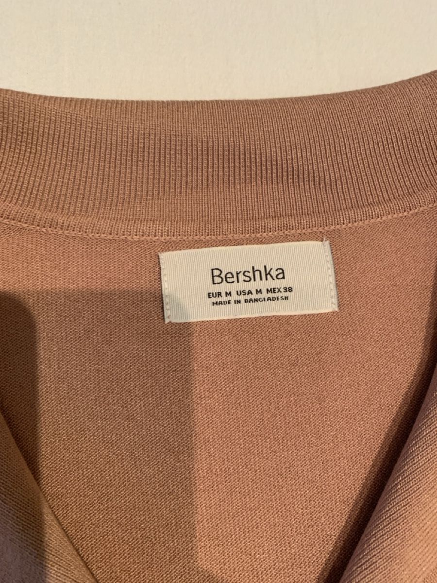 Bershka T-Shirts: Edles Shirt Bershka Gr. M – Gebraucht aus Dübendorf von Simplysimi 1