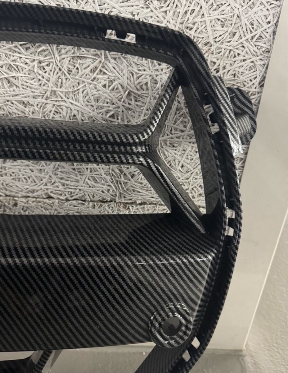 BMW Tutti pezzi di ricambio auto: Carbon-Look Kühlergrill BMW M3/M4 - gebraucht – Usato da rorschacherberg venduto da tme_zsr5 2