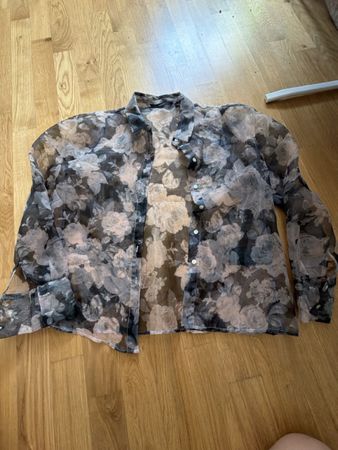 Blouse transparente à fleurs Vero Moda 