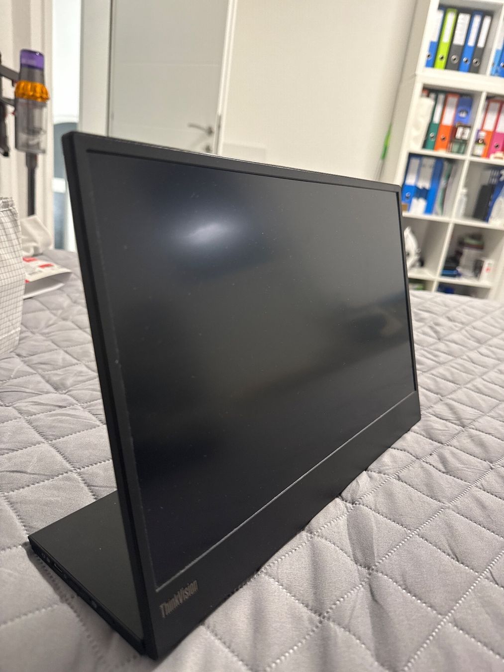 Lenovo Monitor: Écran ThinkVision 15.6 pouces - Portable et léger! – Nuovo (secondo la descrizione) da Tramelan venduto da arb_hky2 1
