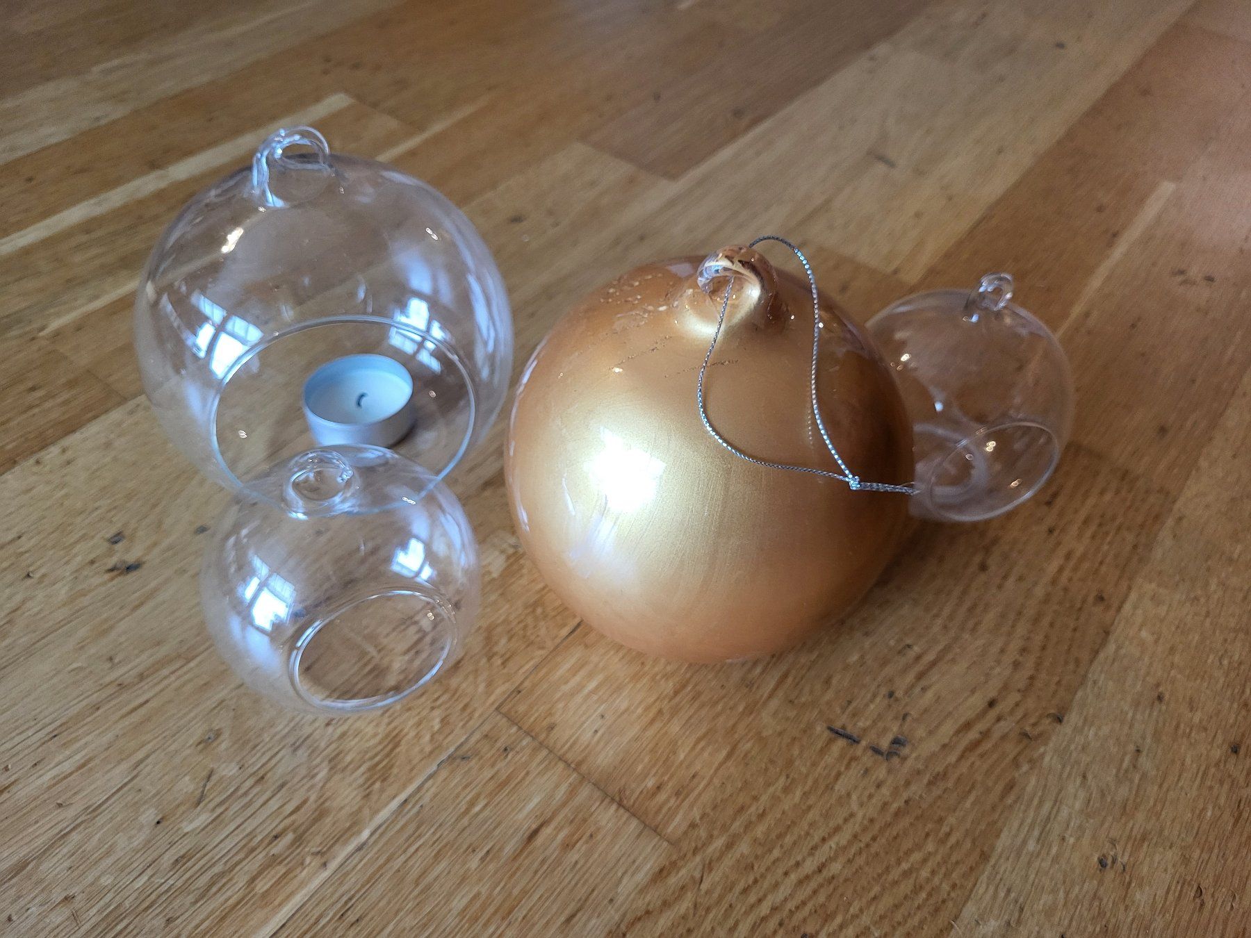 Alle Dekorationen: 4 Glas-Hängekugeln – Gebraucht aus Birmensdorf ZH von zotor 2
