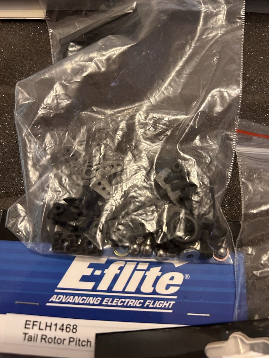 E-Flite RC Modellbau: Pièces détachées pour hélicoptère E-flite Blade 400! – Gebraucht aus Monthey von ase_p2zk 5