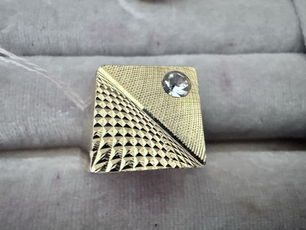 Bagues: Cufflink, gold-colored, one stone, used – D'occasion à Zürich par 613_g8jy