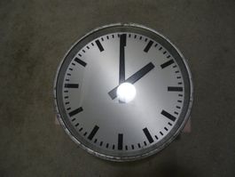Büro Uhr, Werkshallen Uhr, Bahnhof Uhr, etc.