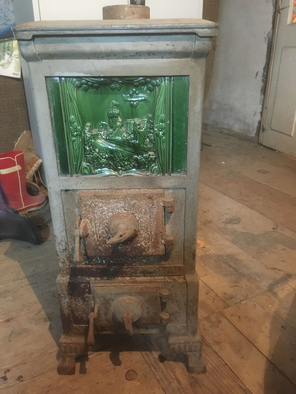 Altri mobili d'antiquariato: Holzofen Antik – Usato da Thun venduto da EggSt