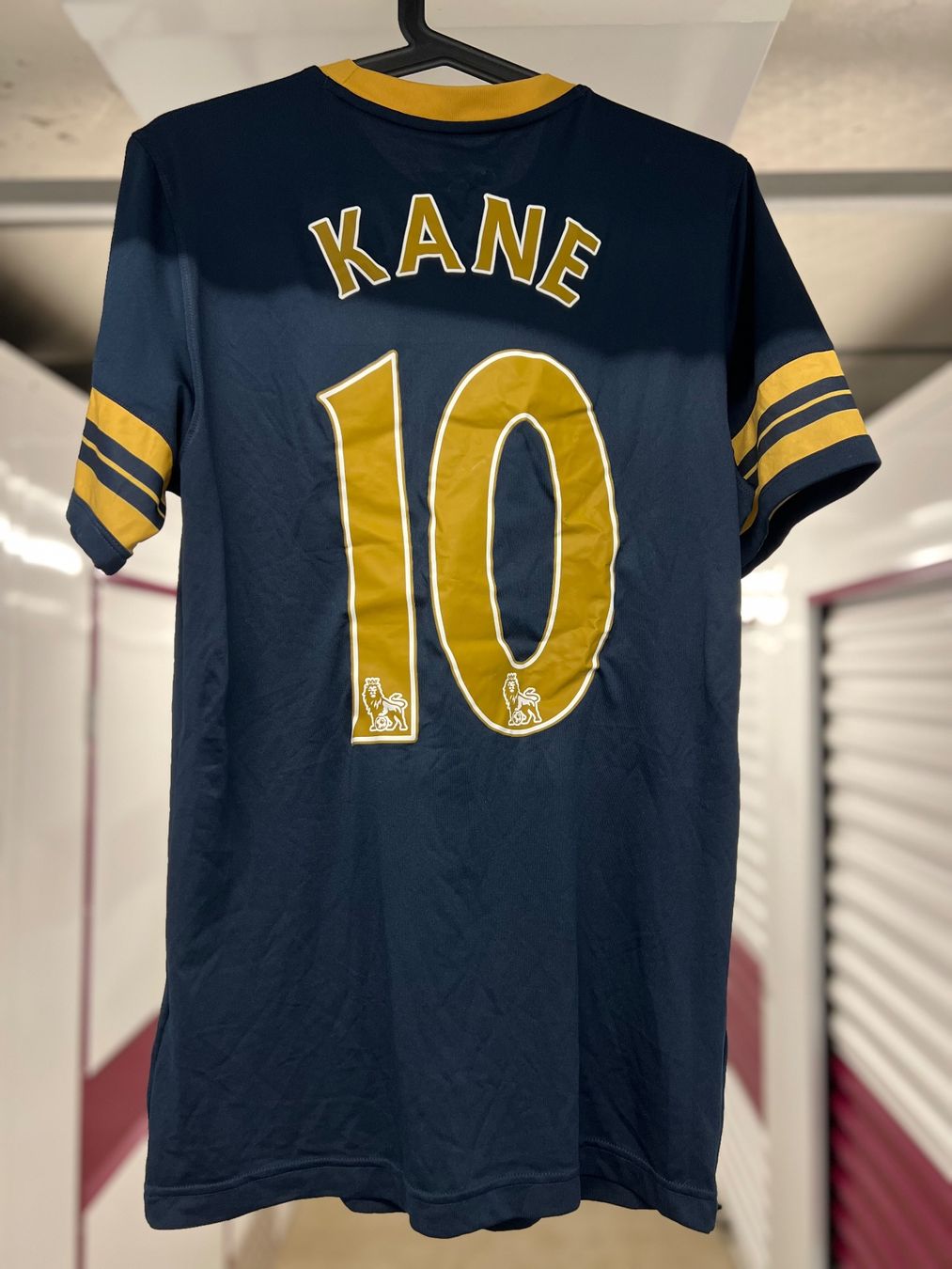 Canottiere & Pantaloni: Tottenham Trikot 2016-2017 Kane – Usato da Cully venduto da DealerPrice
