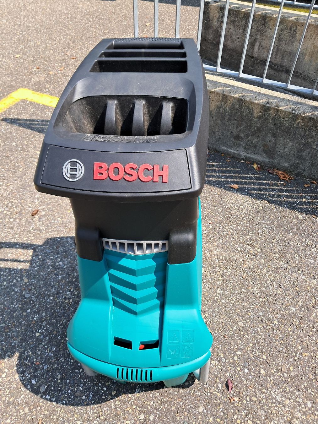 Bosch Trinciatrici: Häcksler Bosch AXT 23 TC – Usato da Strengelbach venduto da Wedi73 2