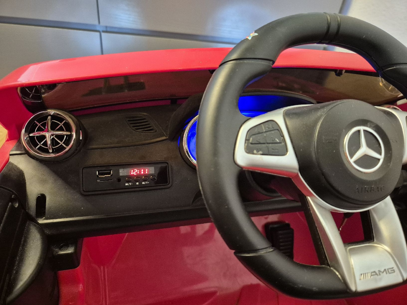 Véhicules pour enfants: Elektrisches Auto für Kinder – D'occasion à Arni AG par milchonka 4