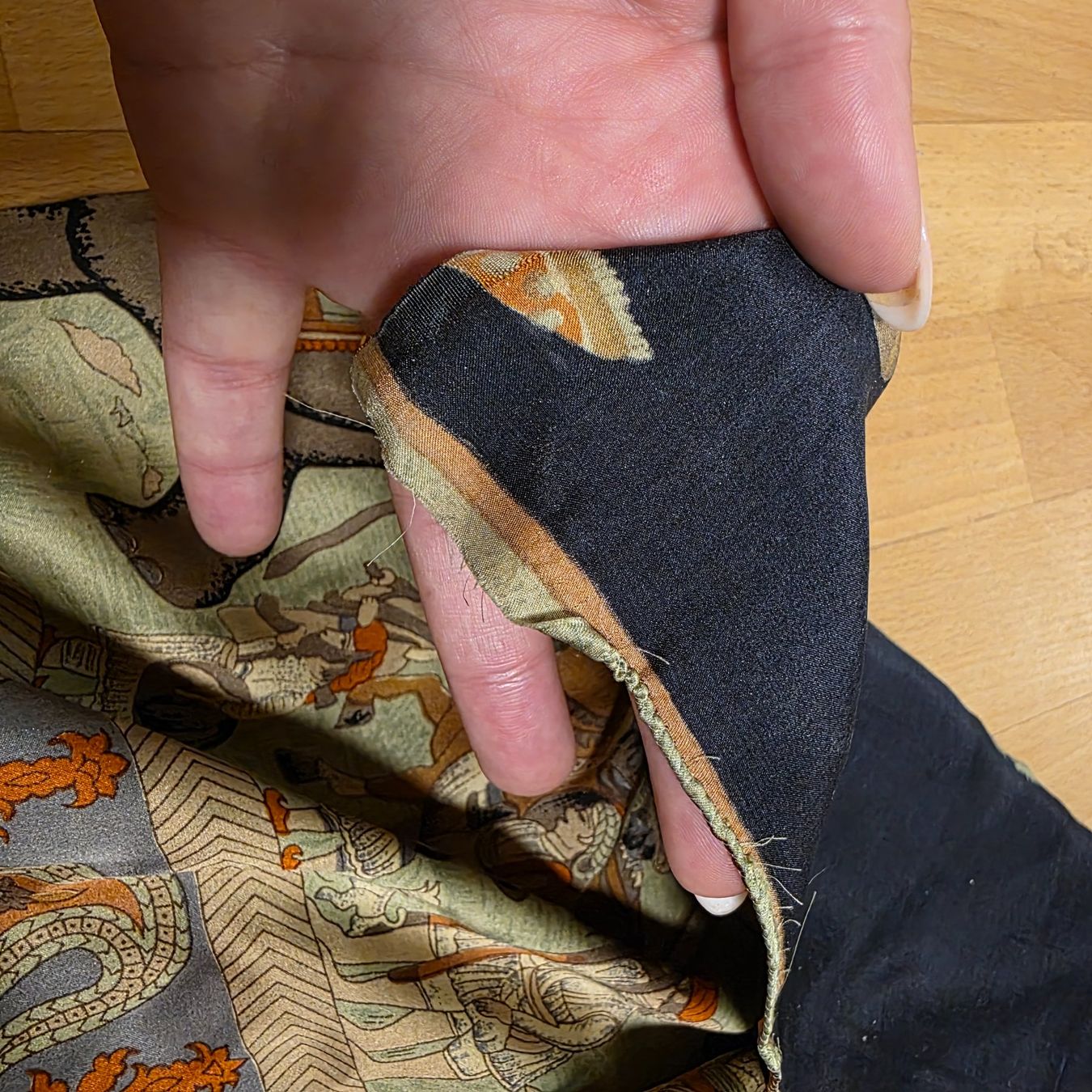 Foulards, Tücher & Schals: Handgefertigter Seidenschal – Gebraucht aus Wald ZH von CapLux 9