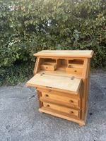 Sekretär aus Holz mit Schubladen