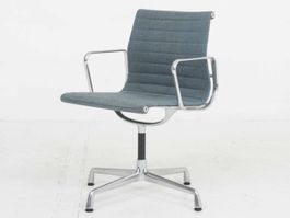 Vitra EA 104 Dinechair von Charles & Ray Eames poliert