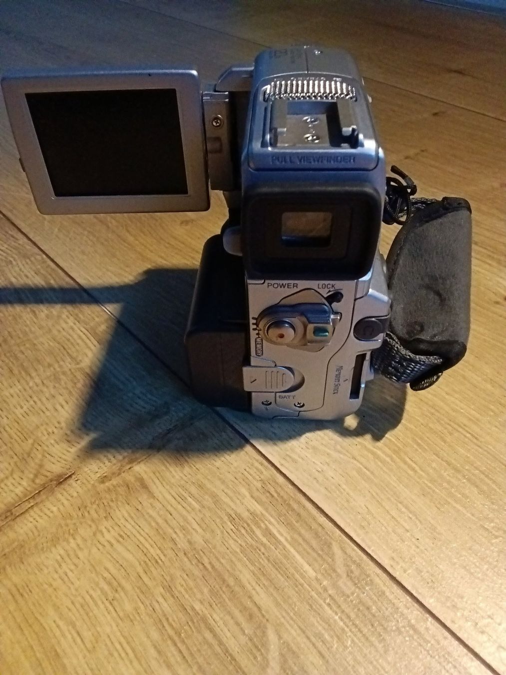 Sony Videocamere: Titre : Sony Handycam DCR-PC9E MiniDV – Nuovo (secondo la descrizione) da Avenches venduto da gab_8s5c 1