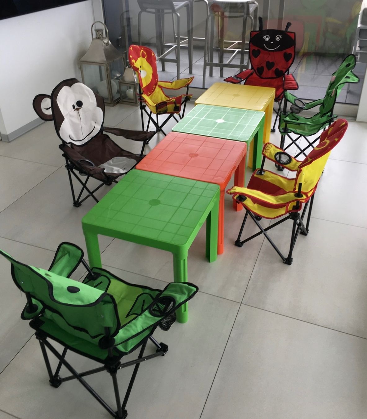 Tischset: TABLES ET CHAISES ENFANTS PLIANTS – Gebraucht aus Vevey von lairdutemps