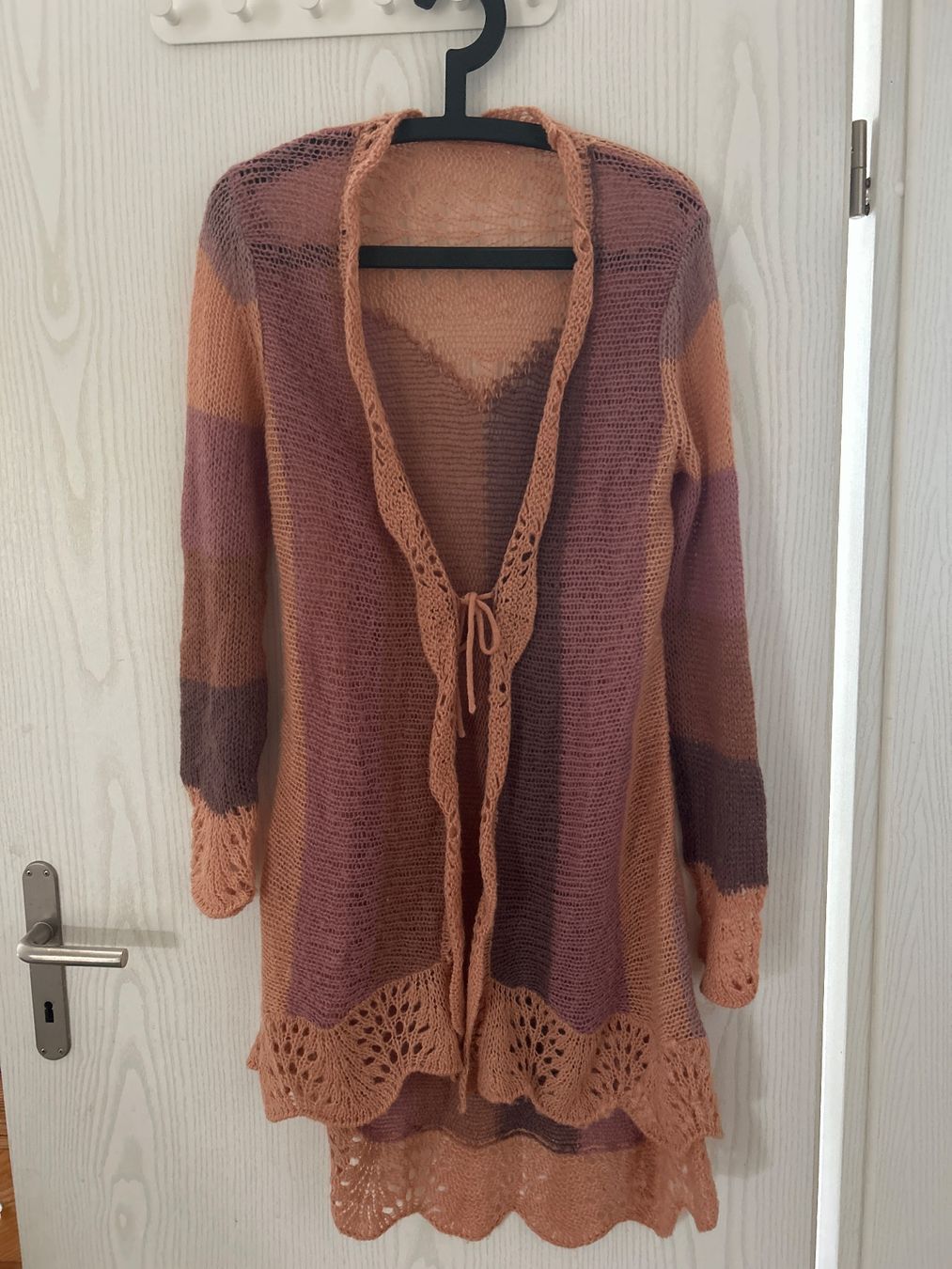 Jacken: Strickjacke in wunderschönen Farben – Gebraucht aus Magden von ctw_mp7b