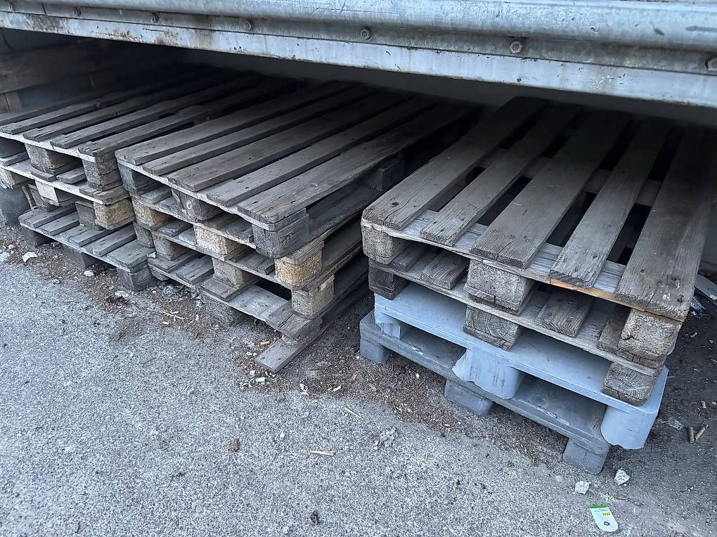 Pallets:  SBB Palette  – Usato da Frauenfeld venduto da KelvinG 1