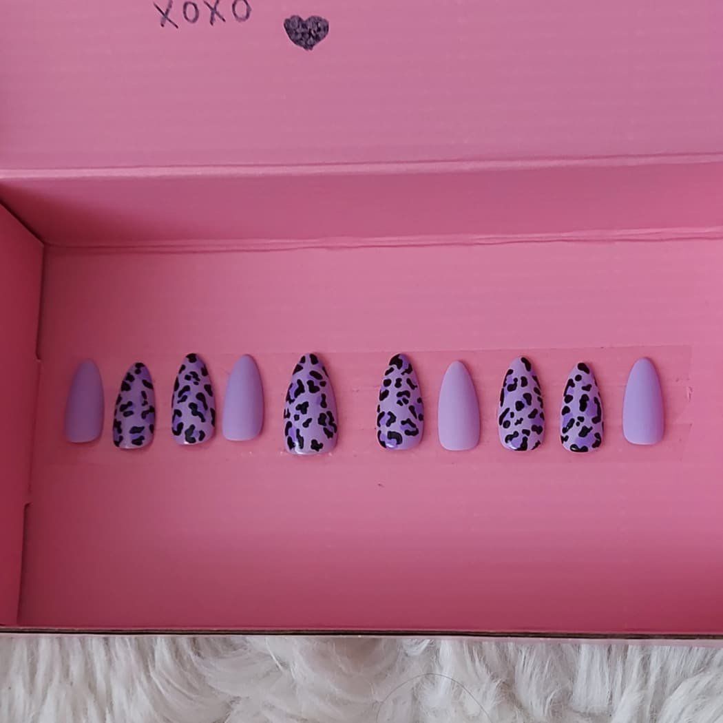 Künstliche Fingernägel: Nails Swiss Made – Neu und originalverpackt aus Sion von aud_7pxl
