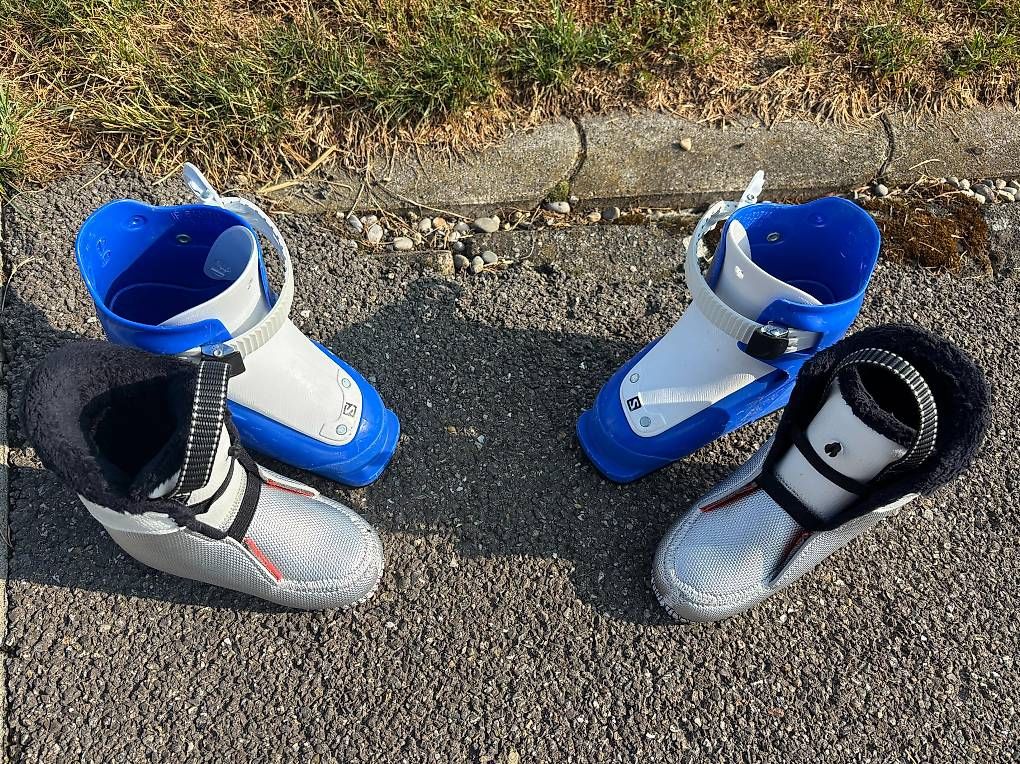 Salomon Chaussures garçon: Kinder Skischuhe, Salomon, 15/16 – D'occasion à Salmsach par schneetiger1 2