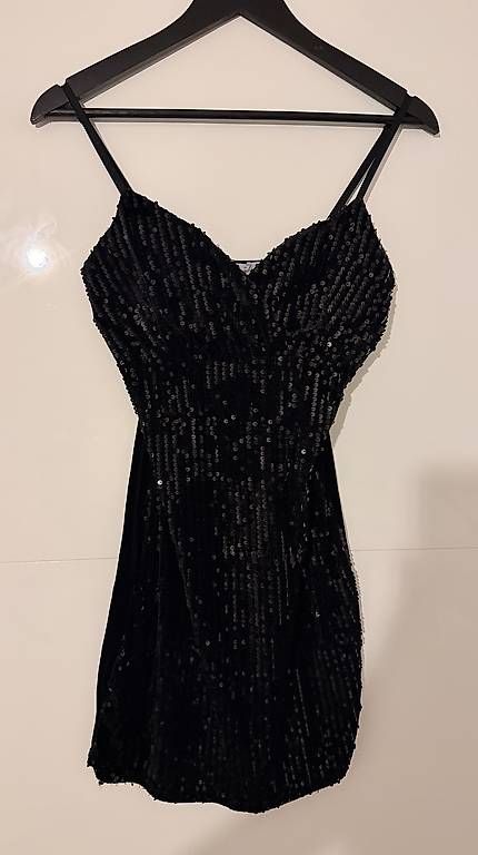 Vestiti: Robe noire à sequins – Usato da Biel/Bienne venduto da Cli 1