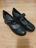 neue schwarze Halbschuhe