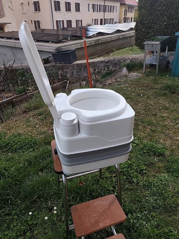 WC: WC Porta-Potti 335 – Usato da Cernier venduto da zam_85d5 4