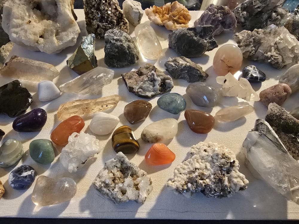 Diverse Sammlung von Mineralien und Edelsteinen -Top! (Gebraucht) in ...