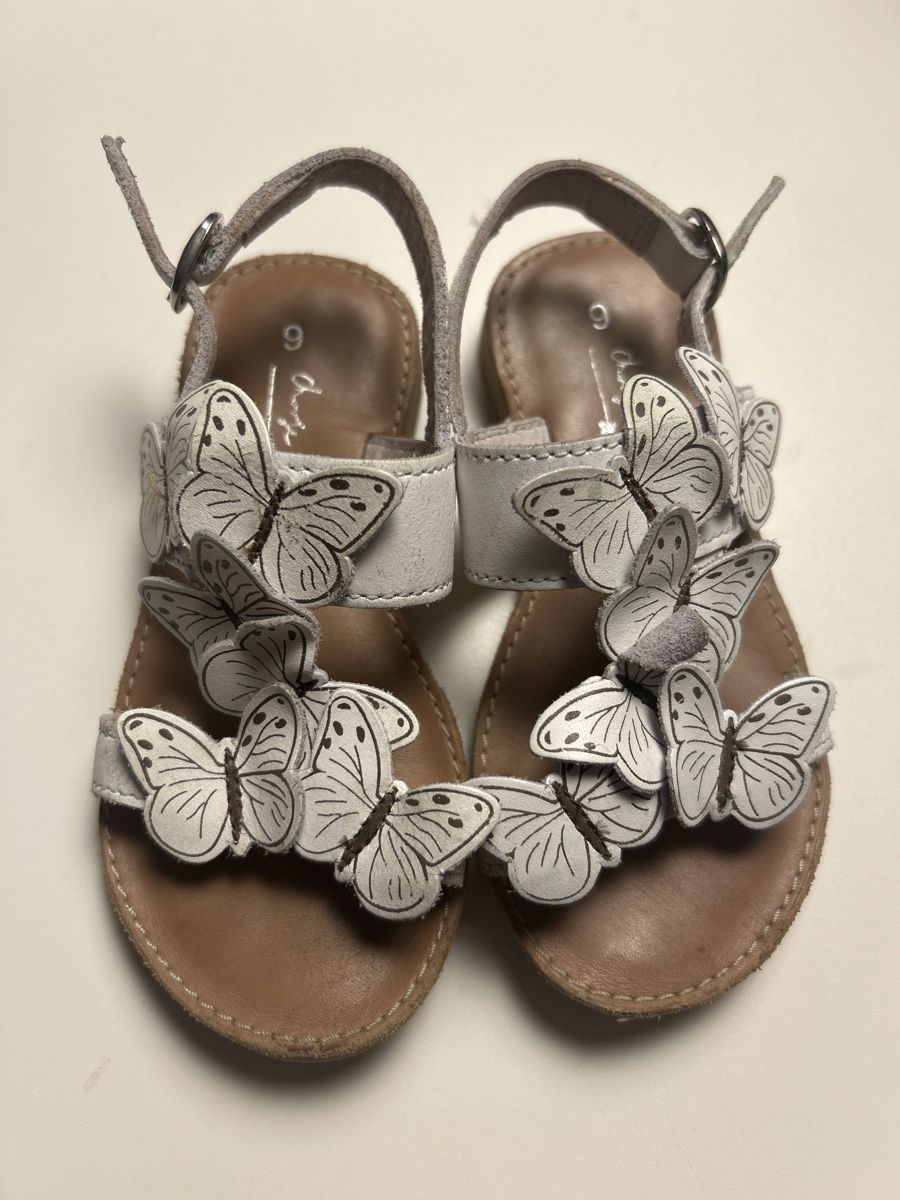 Next Schuhe für Mädchen: Ledersandalen von Next Gr. 27 – Gebraucht aus Erlenbach ZH von milalond