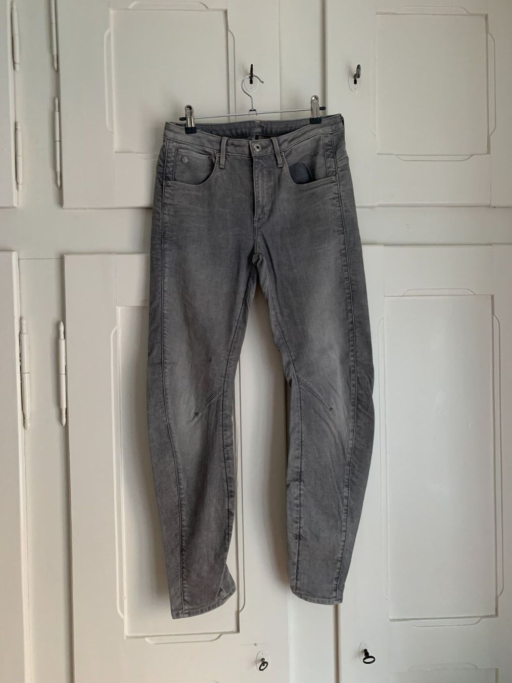 G-Star Jeans: G-STAR - Tapered Jeans hellgrau W26 L32 – Usato da Zürich venduto da Diazaio