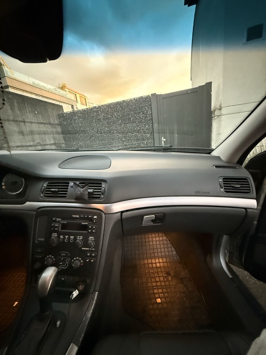 Volvo Automobili: Volvo S80 V6 – Usato da Wilen b. Wollerau venduto da lor_5nmv 9