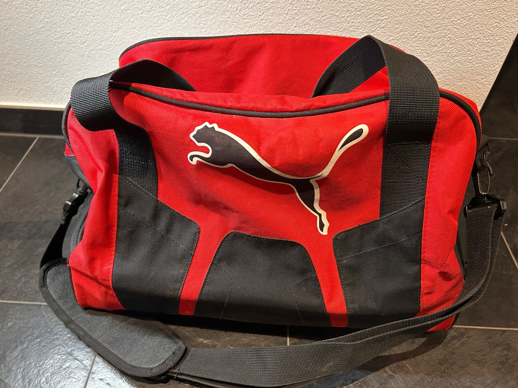 Puma Taschen: Sporttasche PUMA – Gebraucht aus Trachslau von eis111
