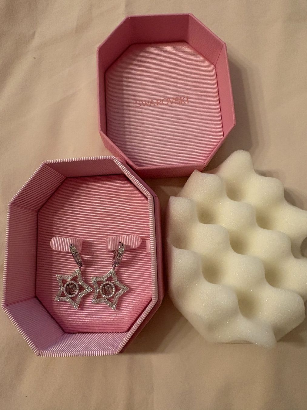 Boucles d'oreille: Boucles d'oreilles Swarovski – Neuf (Voir description) à Plan les Ouates par didi911 1