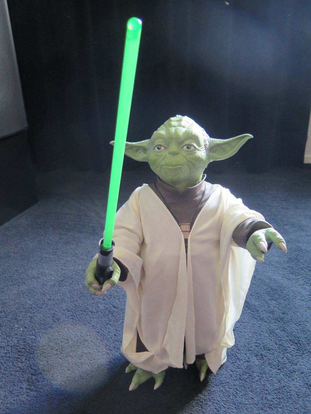 Star Wars Figuren: Yoda Figur mit Lichtschwert ca. 50cm – Gebraucht aus Rafz von JJPuu2