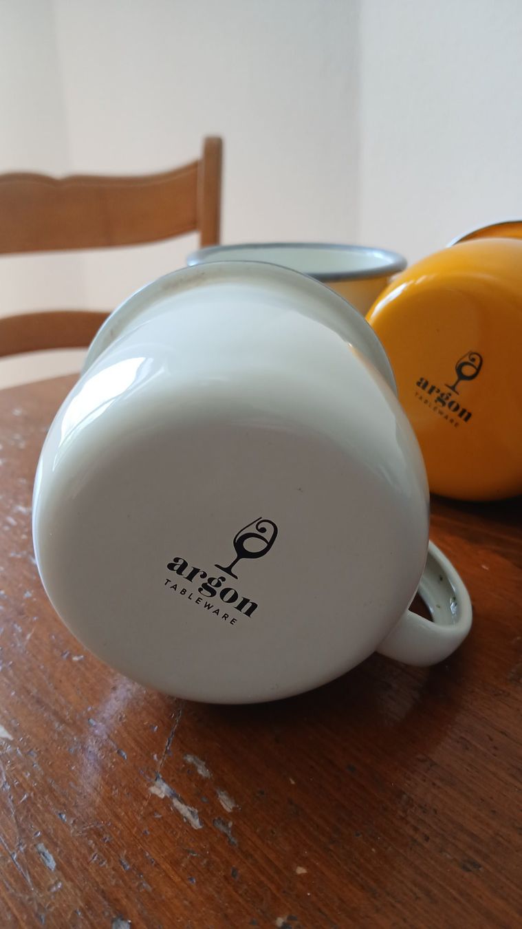 Set di piatti: 4x Emaille Tassen Argon Tableware - Gelb/Weiss,Camping/Küche – Usato da Basel venduto da Bingelito 7