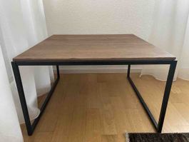 Quadratischer Couchtisch aus Holz braun