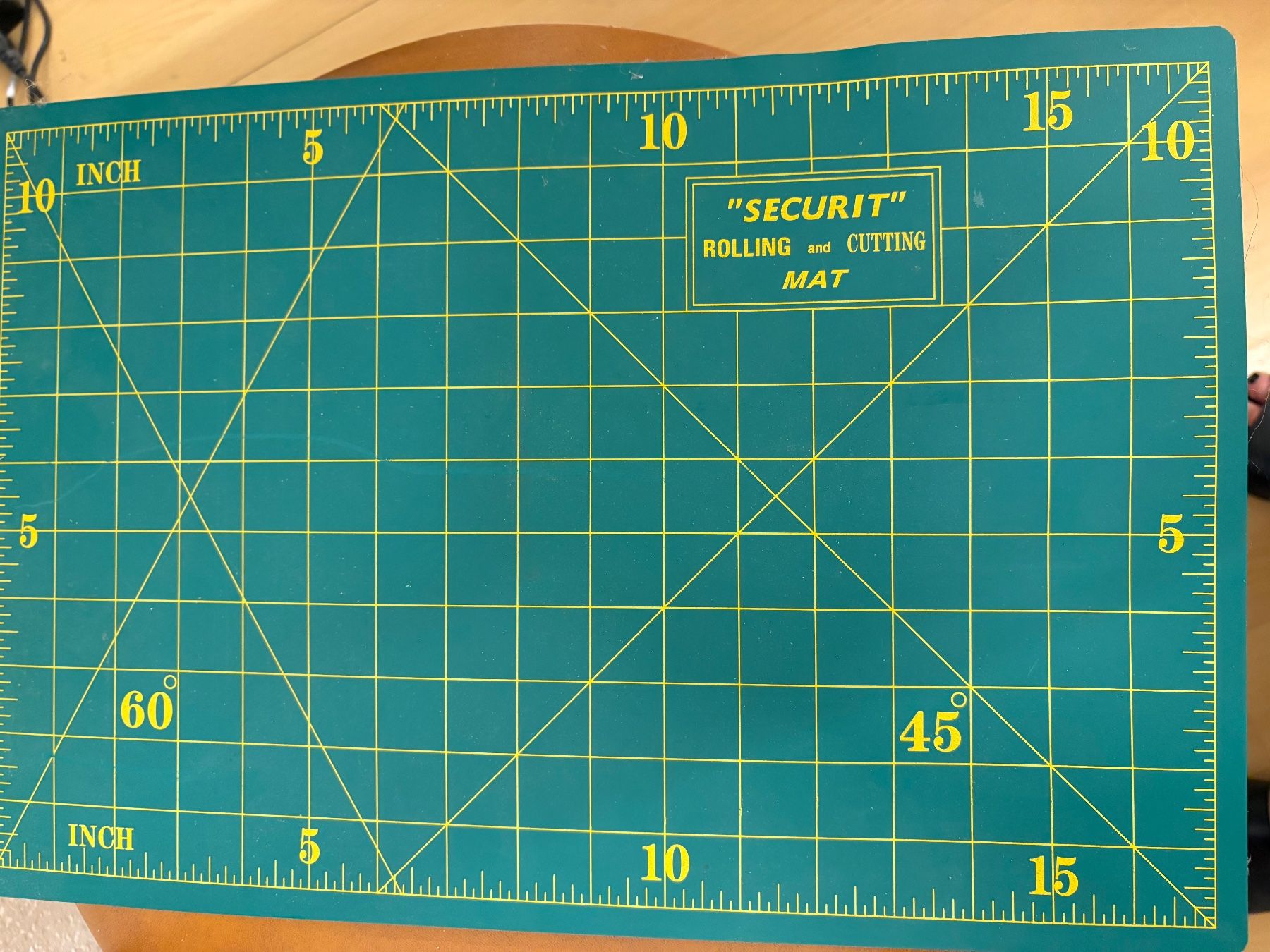 Sonstiges Schreiben & Zeichnen: Rolling und Cutting Mat - 45 x 30 cm gross - neu – Neu (gemäss Beschreibung) aus Lausen von Zotty1 1